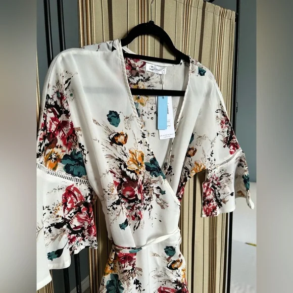 NWT Cupshe floral wrap dress - Picture 1 of 13